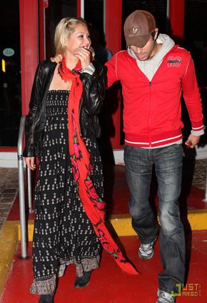 زواج الموسم: أنريكيه إغليسياس وآنا كورنيكوفا في زفاف يكلّف الملايين